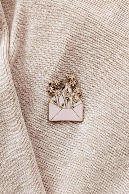Letter full of flowers Enamel Pin Mimi & August
