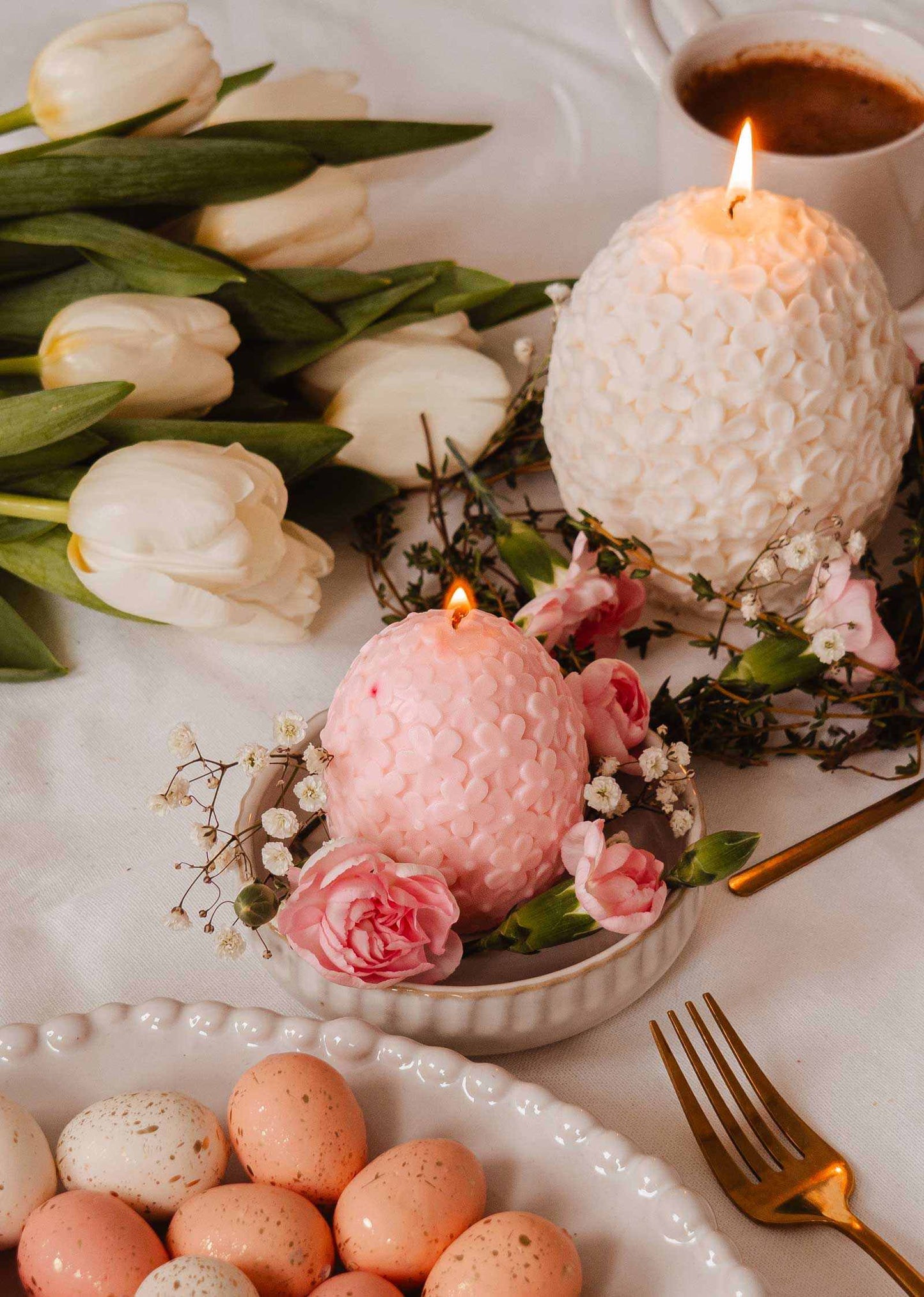 Bougie décorative The Little Floral Egg – 6 oz Mimi & August