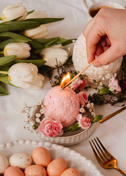 Bougie décorative The Little Floral Egg – 6 oz Mimi & August